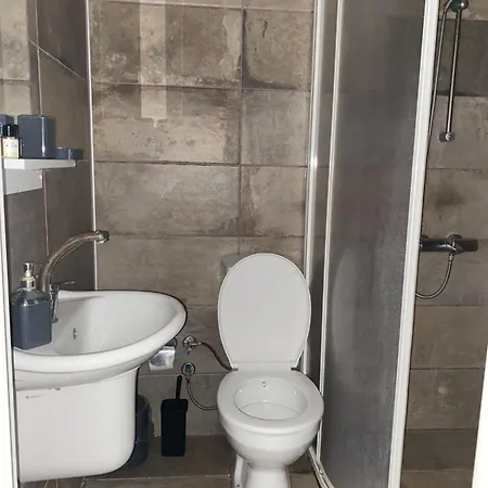Hotel Lotus 4 Mevsim