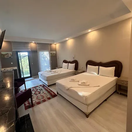 Hotel Lotus 4 Mevsim
