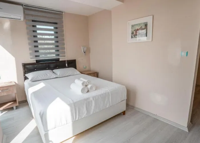 Lotus 4 Mevsim فندق