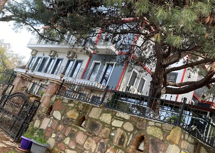 Lotus 4 Mevsim فندق